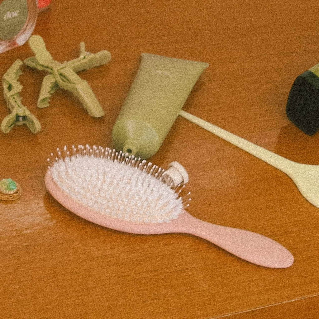 dae  Vegan Detangle + Style Brush PRE - ORDEN